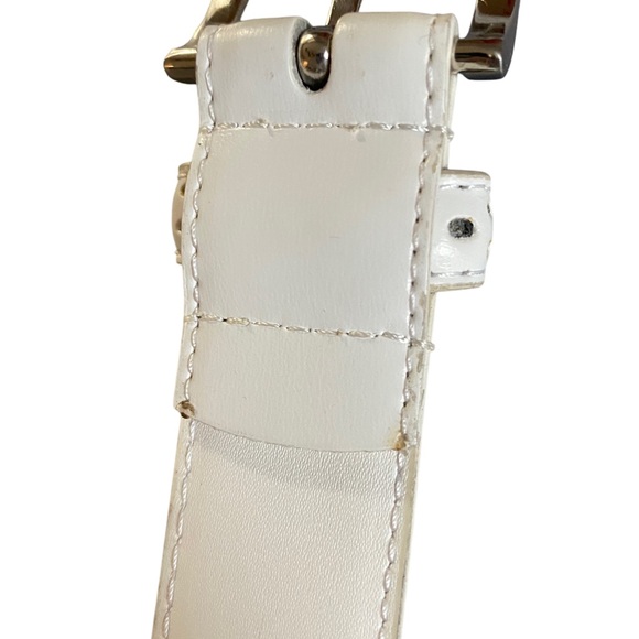 Elegant white leather belt by Stacy Adams Features a sleek silver buckle size 38 - Picture 4 of 9